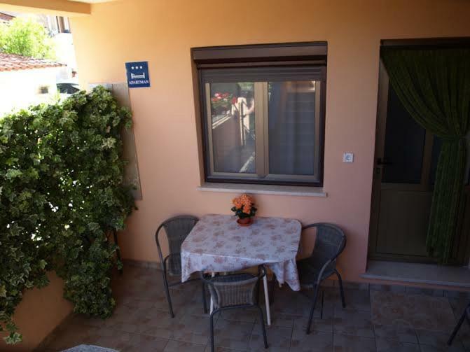 Celestina Apartment